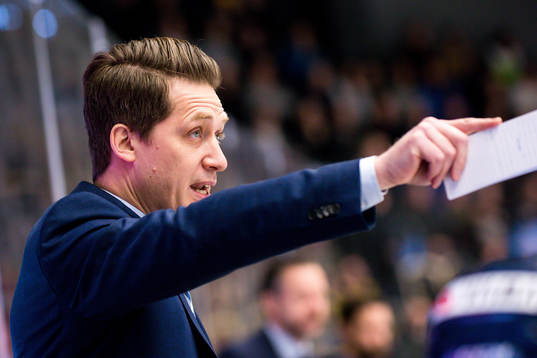 Växjös tränare Sam Hallam
