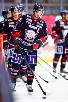 Linköpings Eddie Larsson före ishockeymatchen i SHL