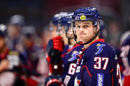 Linköpings Adam Ginning före ishockeymatchen i SHL mellan