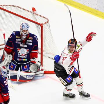 Örebros Christopher Mastomäki jublar