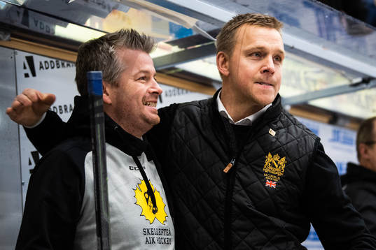 Skellefteås materialare Mikael Lundström och assisterande