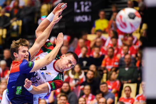 Magnus Abelvik Rød of Norway and Richard Bodo of Hungary