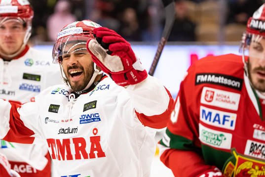 Timrås Jeremy Boyce jublar