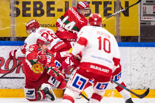 Moras Kevin Gagné och Timrås Hampus Larsson och Moras