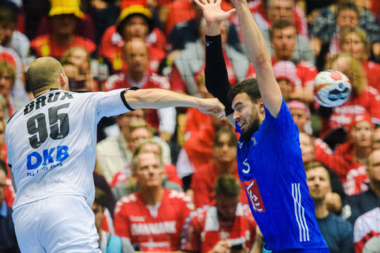 Paul Drux of Germany and Nedim Remili of France