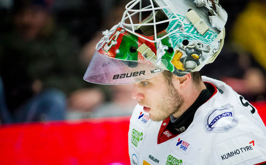 Frölundas målvakt Johan Gustafsson deppar