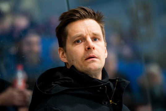 Olli Hällfors, assistant coach of Stavanger Oilers