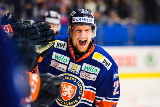 Växjös Brendan Shinnimin jublar