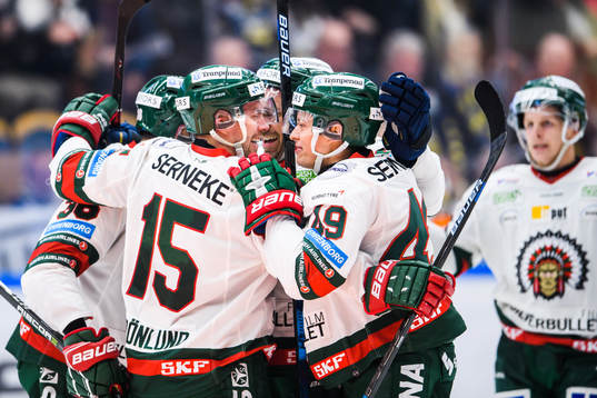Frölundas Anders Grönlund och Rhett Rakshani jublar