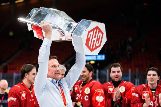 Head coach Roger Rönnberg of Frölunda celebrates with the