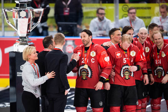 Joel Lundqvist of Frölunda celebrates