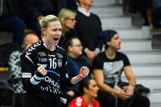Heids målvakt Josefin Wickström jublar