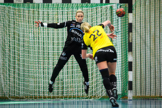 Heids Kristina Bundsen och Sävehofs Johanna Ahlm