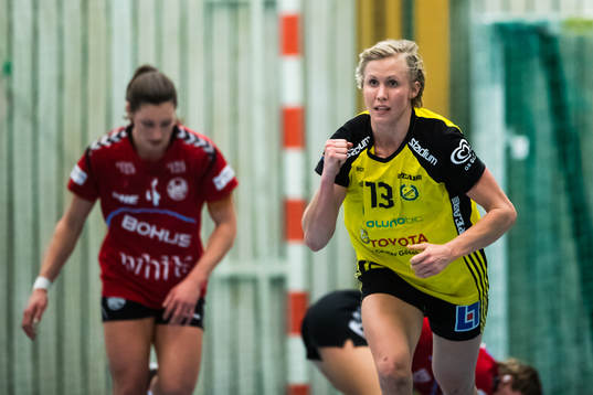 Heids Towe Andersson deppar medan Sävehofs Elin Karlsson