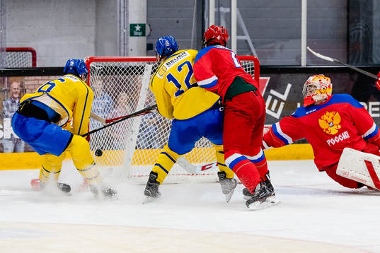 Sveriges Daniel Torgersson gör mål 1-1