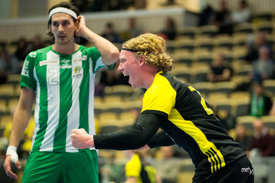 Sävehofs Gustav Davidsson jublar