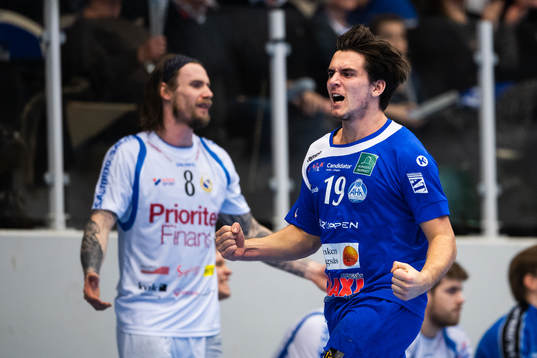 Alingsås Alexander Regen jublar