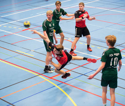 i handbollsmatcnen för pojkar födda 2003 mellan Lödde