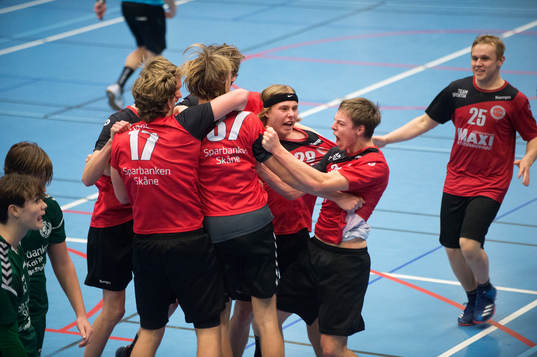 i handbollsmatcnen för pojkar födda 2003 mellan Lödde
