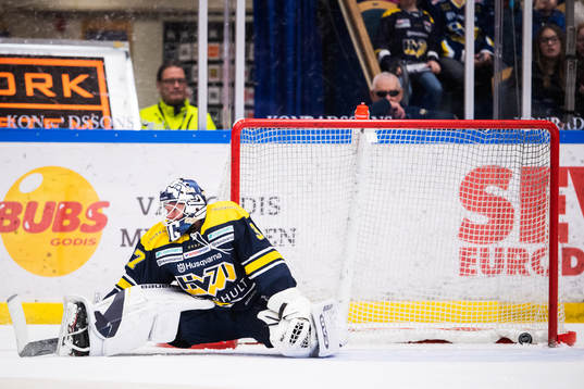 s målvakt Jonas Gunnarsson deppar