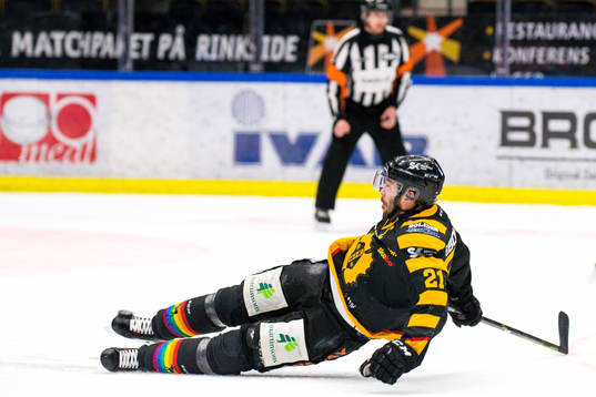 Skellefteås Jimmie Ericsson täcker skott