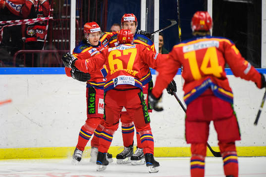 Malmö Redhawks Pontus Netterberg jublar