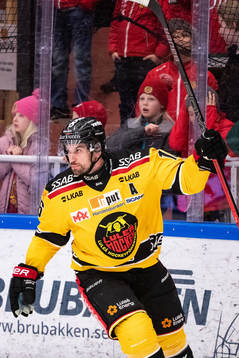 Luleås Niklas Olausson jublar