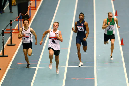 Dennis Forsman Hässelby SK vinner 200 m avstannande