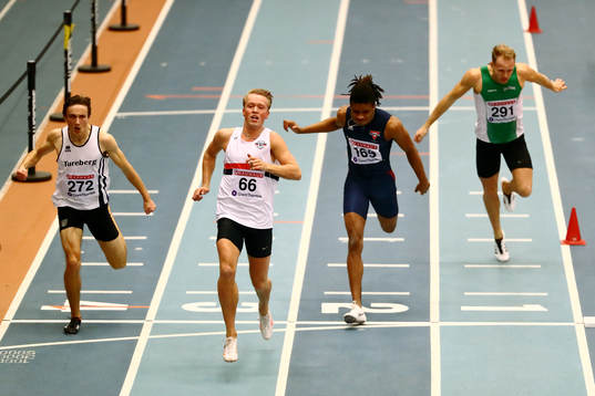 Dennis Forsman Hässelby SK vinner 200 m avstannande