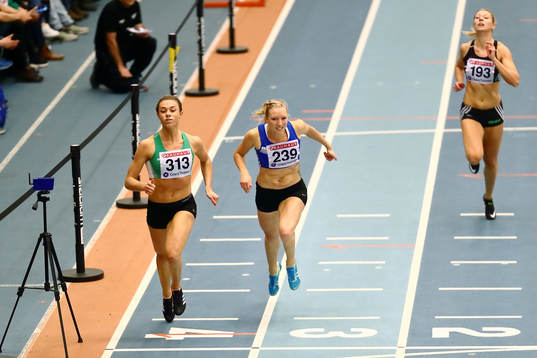 Lisa Lilja Ullevi FK vinner 200 m före Moa Hjelmer