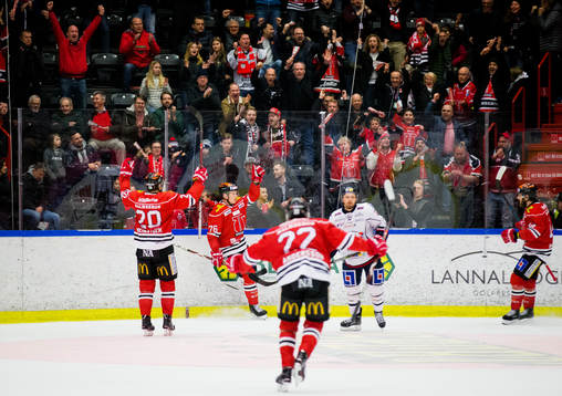 Örebros Jere Sallinen gör 4-2 och jublar