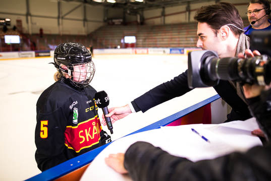 Skåne/Blekinges Lovisa Mann blir intervjuad av SVT i