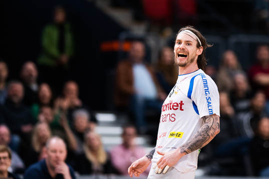 Redbergslids Tobias Johansson reagerar