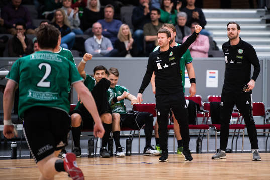 Önnereds tränare Tommy Atterhäll jublar