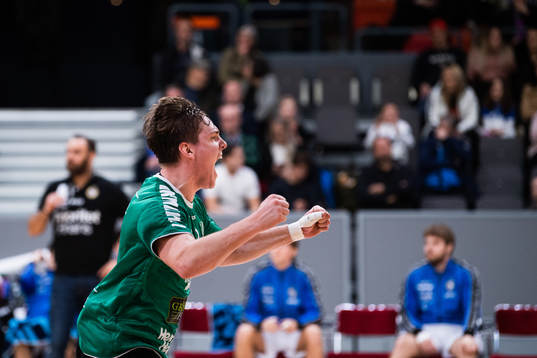 Önnereds Daniel Blomgren jublar