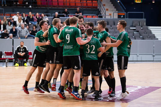 Önnereds spelare jublar