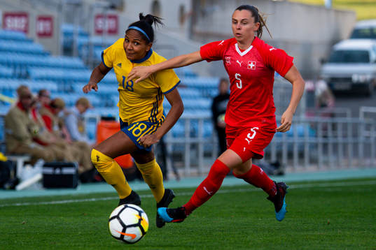 Madelen Janogy of Sweden and Noëlle Maritz of Switzerland