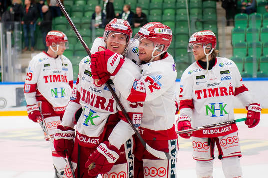 Timrås Vilmos Gallo jublar