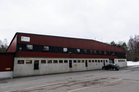 Exteriör vy av Tuve ishall