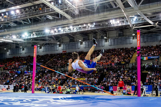 Martin Roe of Norway with an injury in the men's heptathlon