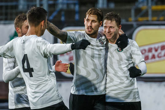Örebros Johan Bertilsson jublar
