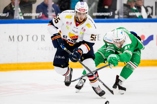 Djurgårdens Robin Norell och Rögles Daniel Widing