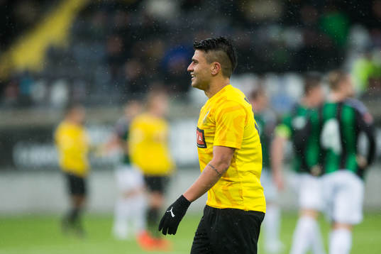 Häckens Paulinho reagerar
