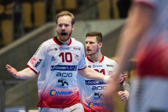 HK Malmös Magnus Persson och Hampus Olsson jublar