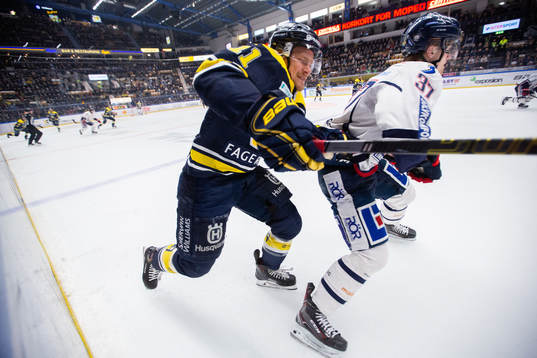 s Simon Önerud och Linköpings Adam Ginning