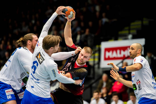 HK Malmös Anton Blickhammar och Skövdes Adam Samuelsson
