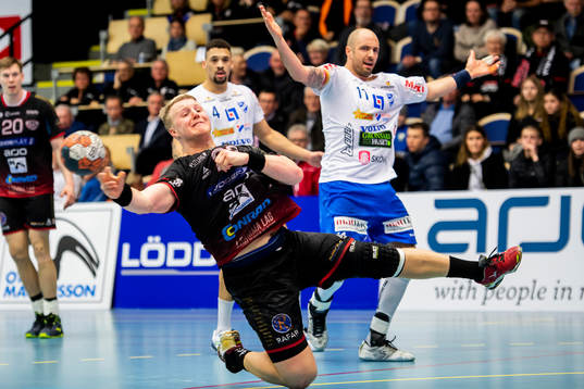 HK Malmös Mattias Kvick skjuter
