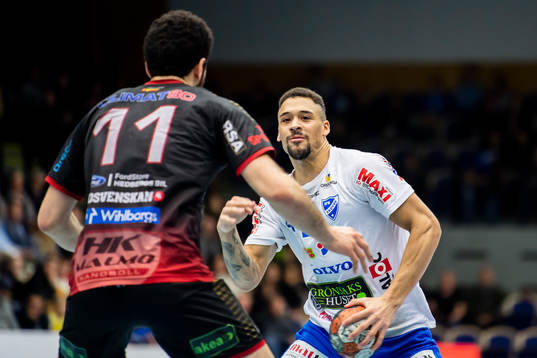 Skövdes Christoffer Hedberg och HK Malmös Awad Kassem
