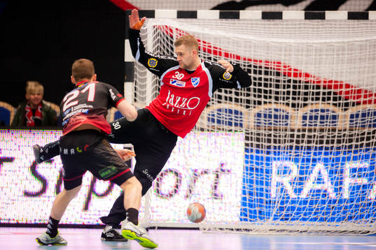 Skövdes målvakt Marcus Holmén och HK Malmös Hampus