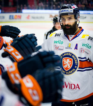 Växjös Daniel Rahimi jublar vid 1-1 målet